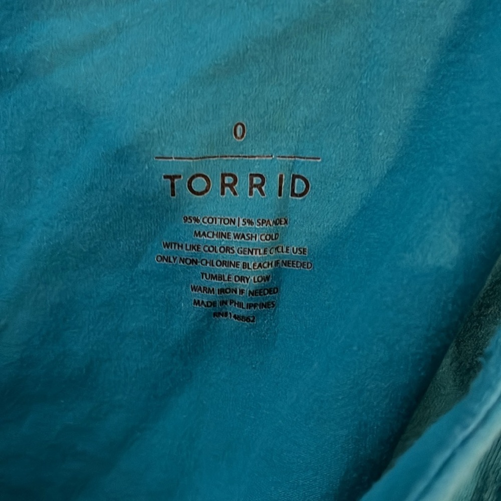 Torrid Foxy v neck crop tank size large - Picture 7 of 8